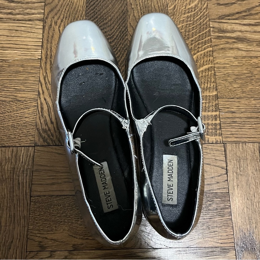 Steve Madden Metallic Silver Flats